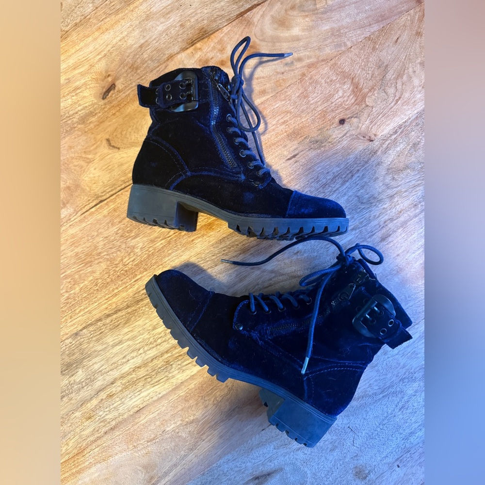 101 🩷 Guess Blue Velour Combat Booties